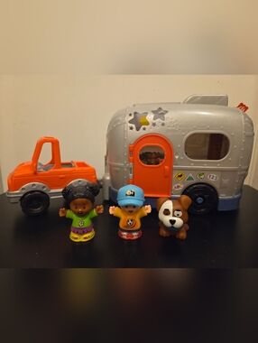 Little People Light Up Learning Camper Van With Dog, Boy & Girl Figure